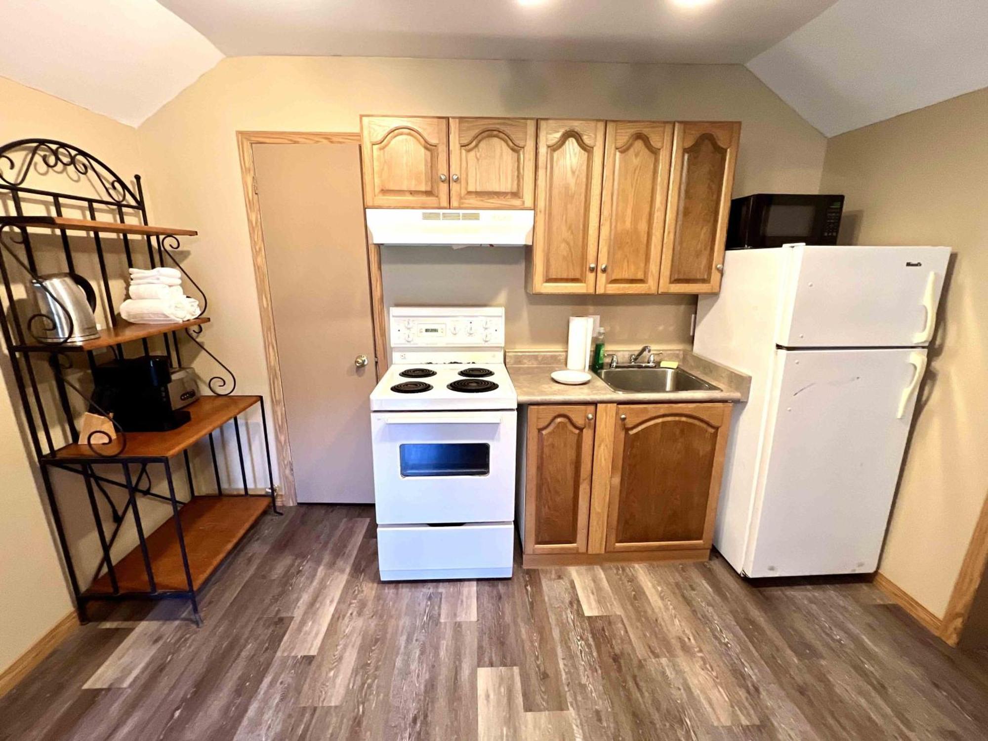 High Falls Bay Cottages, Camping & Waterpark Bracebridge Bagian luar foto