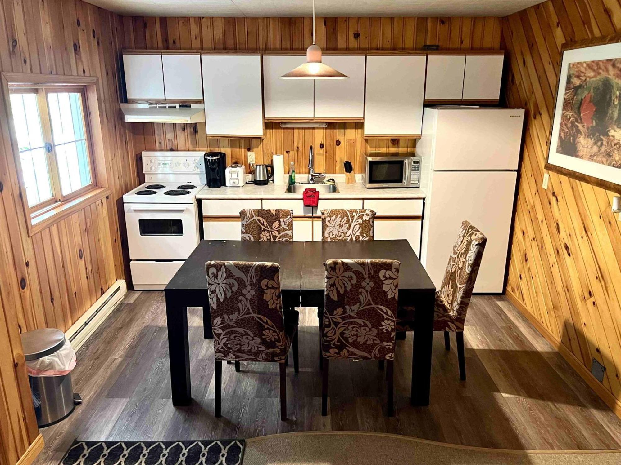 High Falls Bay Cottages, Camping & Waterpark Bracebridge Bagian luar foto