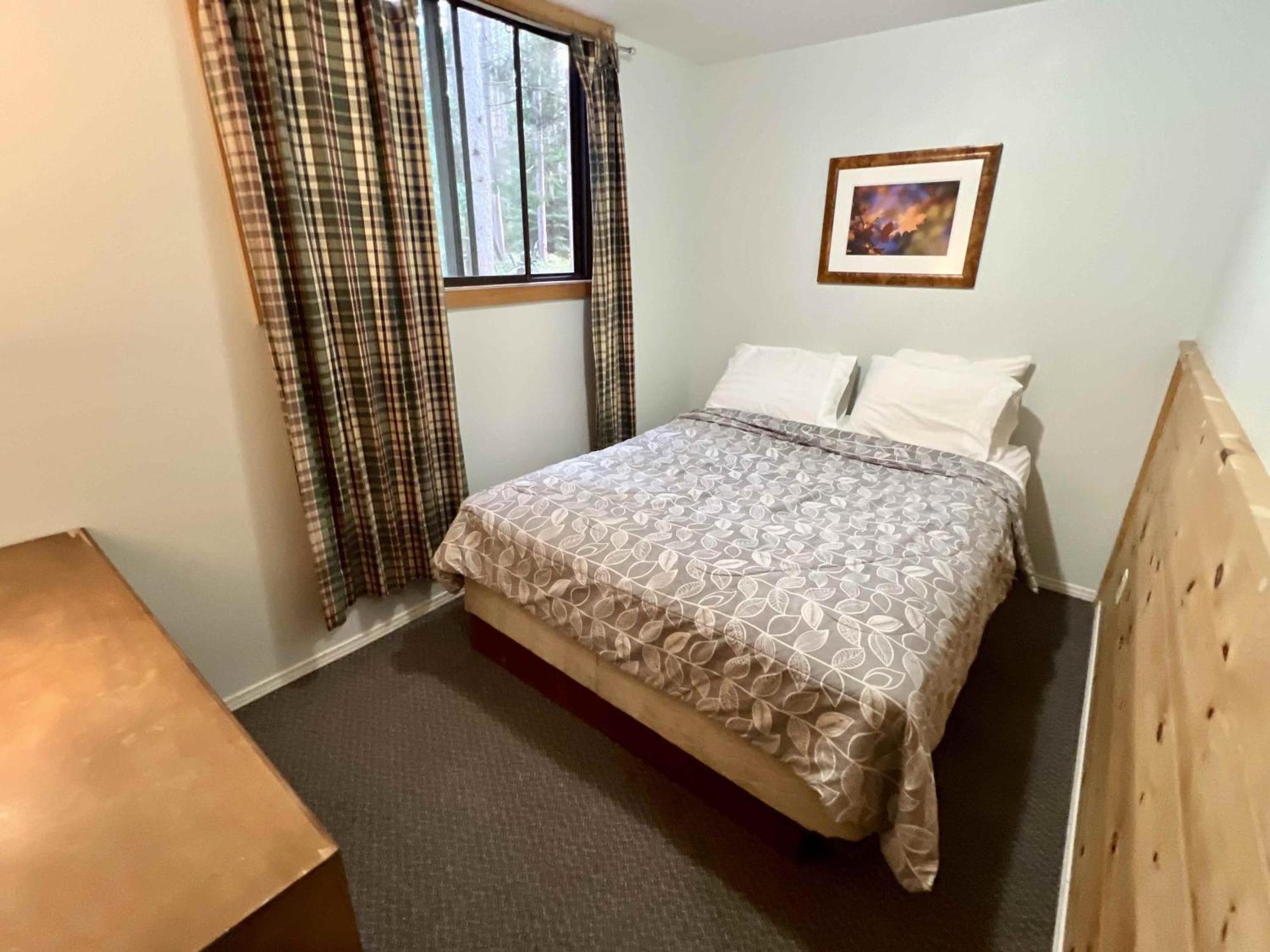 High Falls Bay Cottages, Camping & Waterpark Bracebridge Bagian luar foto