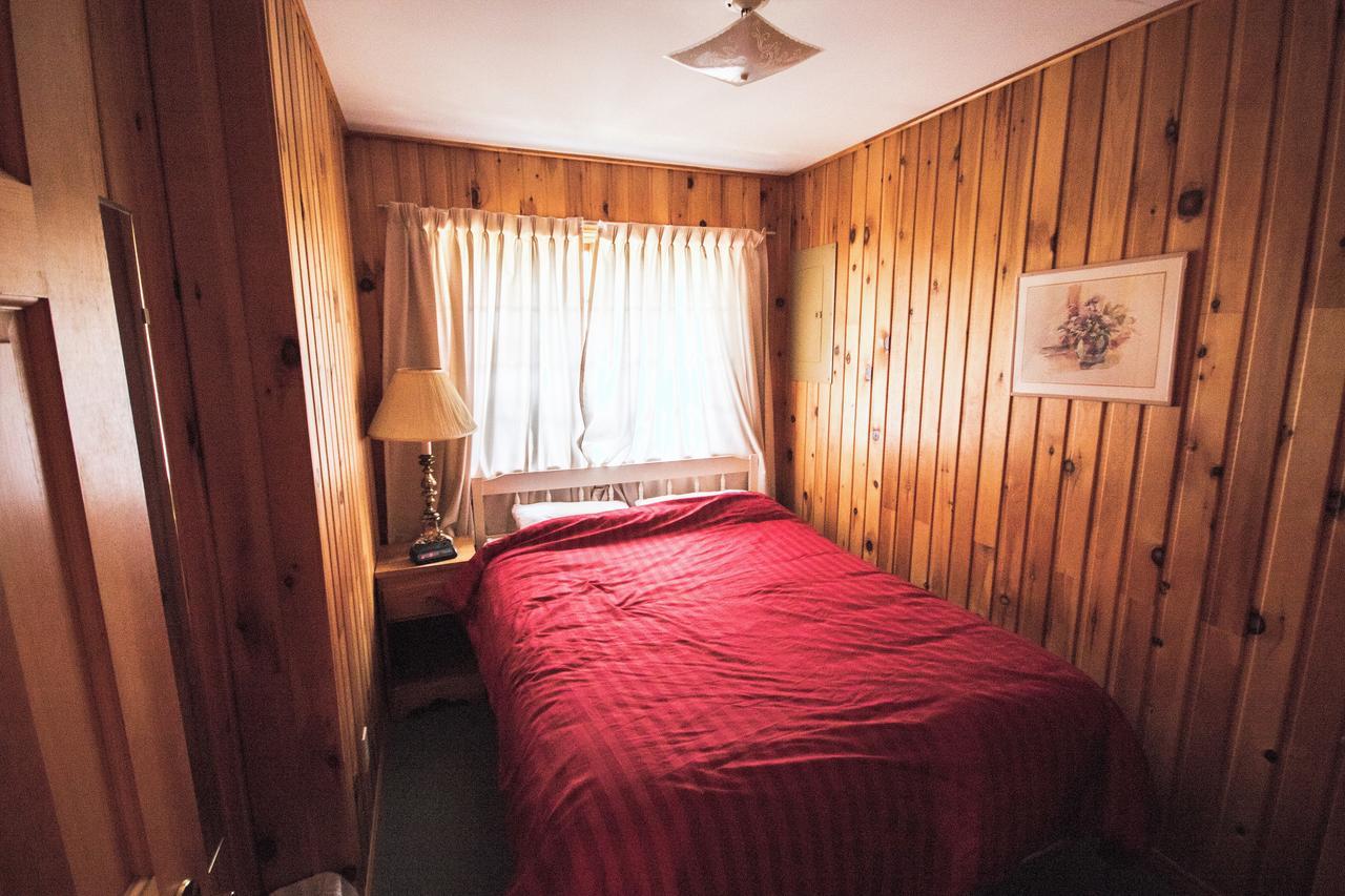 High Falls Bay Cottages, Camping & Waterpark Bracebridge Bagian luar foto